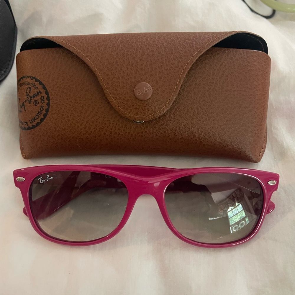 Ray Ban new Wayfarer 758/32 Pink